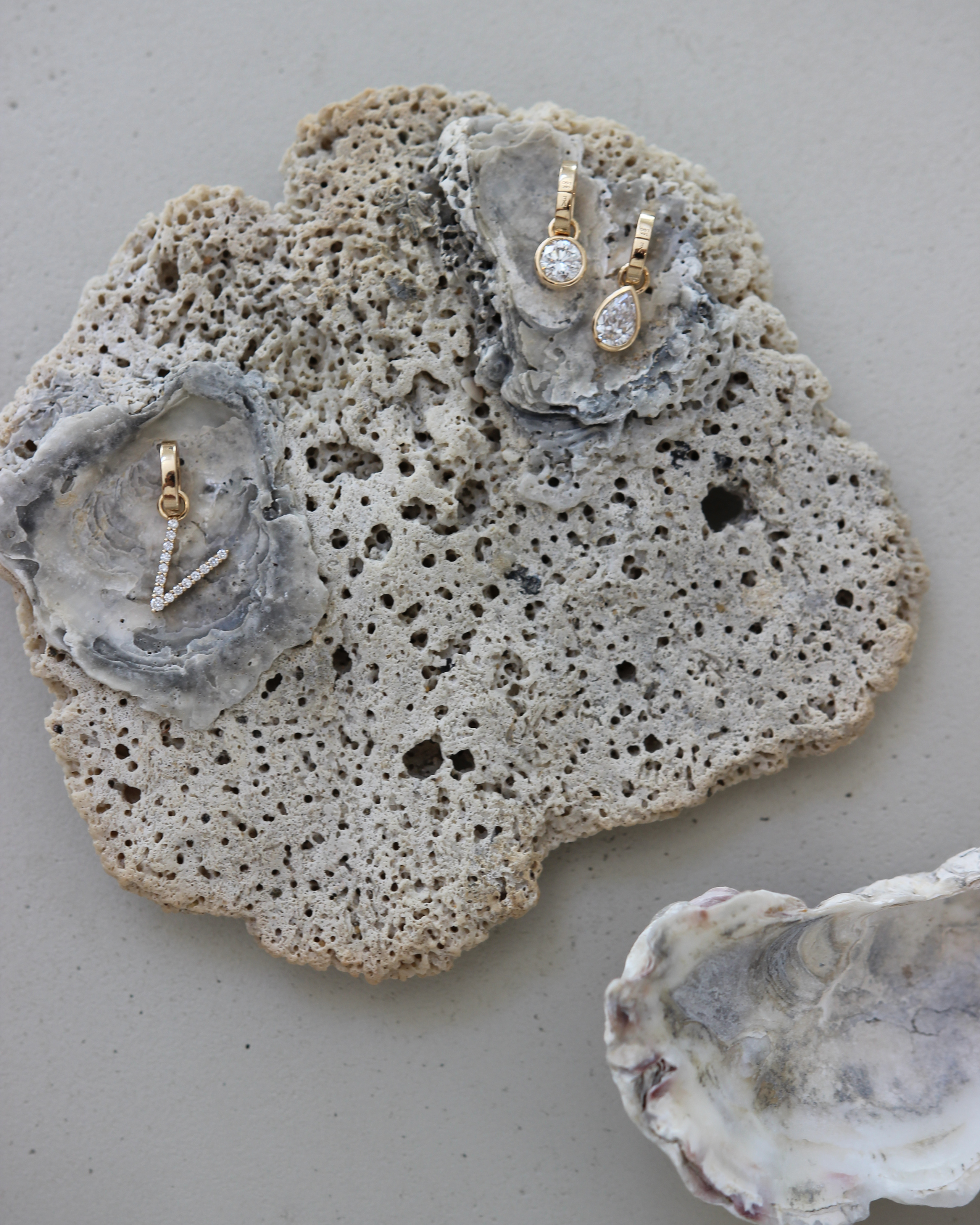 Round Bezel Diamond Pendant | 1CT in 14K Gold